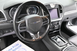 Used 2022  Chrysler 300 Touring L AWD at Landmark Auto Credit Center near springfield&comma; IL