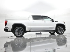 Used 2023  GMC Sierra 1500 4WD Crew Cab 147" Denali Ultimate at Landmark Auto Credit Center near springfield&comma; IL