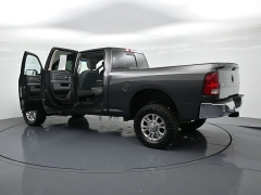 Used 2018  Ram 2500 4WD Crew Cab SLT at Landmark Auto Credit Center near springfield&comma; IL