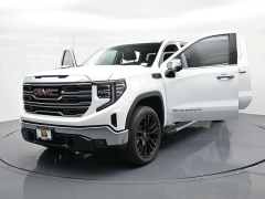 Used 2025  GMC Sierra 1500 4WD Crew Cab 147" SLT at Landmark Auto Credit Center near springfield&comma; IL