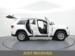 Used 2020  Jeep Grand Cherokee 4d SUV 4WD Laredo at Landmark Auto Credit Center near springfield&comma; IL