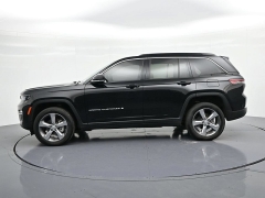 Used 2025  Jeep Grand Cherokee Limited 4x4 at Landmark Auto Credit Center near springfield&comma; IL