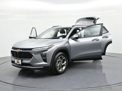 Used 2025  Chevrolet Trax FWD 4dr LT at Landmark Auto Credit Center near springfield&comma; IL
