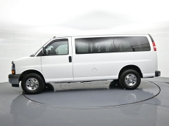 Used 2018  Chevrolet Express Wagon 3500 Wagon LT at Landmark Auto Credit Center near springfield&comma; IL
