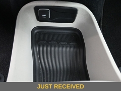 Used 2023  Chrysler Pacifica Touring L FWD at Landmark Auto Credit Center near springfield&comma; IL