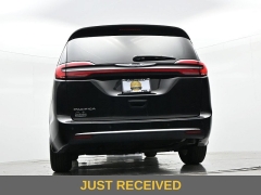 Used 2024  Chrysler Pacifica Touring L FWD at Landmark Auto Credit Center near springfield&comma; IL
