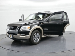 Used 2006  Ford Explorer 4d SUV 2WD Eddie Bauer V8 at Landmark Auto Credit Center near springfield&comma; IL