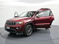 Used 2018  Jeep Grand Cherokee 4d SUV 4WD Limited V6 at Landmark Auto Credit Center near springfield&comma; IL