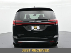 Used 2024  Chrysler Pacifica Touring L FWD at Landmark Auto Credit Center near springfield&comma; IL
