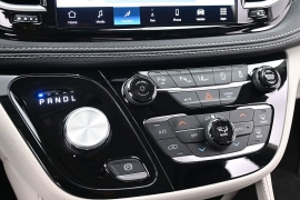 Used 2024  Chrysler Pacifica Limited FWD at Landmark Auto Credit Center near springfield&comma; IL