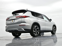 Used 2024  Mitsubishi Outlander SE FWD at Landmark Auto Credit Center near springfield&comma; IL