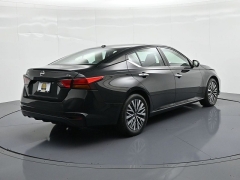 Used 2024  Nissan Altima 2&period;5 SV Sedan at Landmark Auto Credit Center near springfield&comma; IL