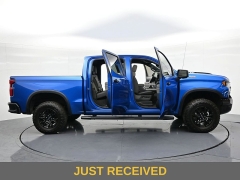 Used 2022  Chevrolet Silverado 1500 4WD Crew Cab 147" ZR2 at Landmark Auto Credit Center near springfield&comma; IL