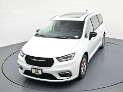 Used 2024  Chrysler Pacifica Limited FWD at Landmark Auto Credit Center near springfield&comma; IL