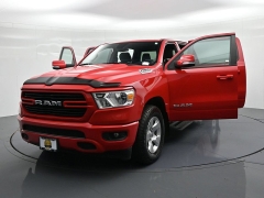 Used 2020  Ram 1500 Big Horn 4x4 Crew Cab 6'4" Box at Landmark Auto Credit Center near springfield&comma; IL
