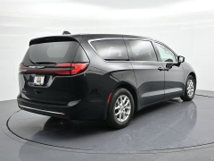 Used 2024  Chrysler Pacifica Touring L FWD at Landmark Auto Credit Center near springfield&comma; IL