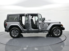 Used 2019  Jeep Wrangler Unlimited Sahara 4x4 at Landmark Auto Credit Center near springfield&comma; IL