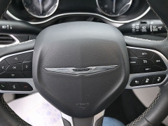 Used 2023  Chrysler Pacifica Touring L FWD at Landmark Auto Credit Center near springfield&comma; IL