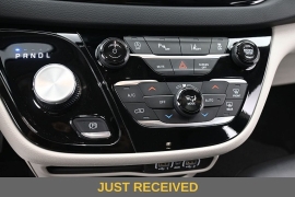 Used 2024  Chrysler Pacifica Touring L FWD at Landmark Auto Credit Center near springfield&comma; IL