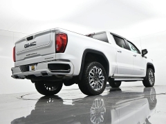 Used 2023  GMC Sierra 1500 4WD Crew Cab 147" Denali Ultimate at Landmark Auto Credit Center near springfield&comma; IL
