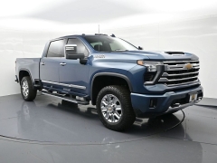 Used 2024  Chevrolet Silverado 3500HD 4WD Crew Cab 159" High Country Dsl at Landmark Auto Credit Center near springfield&comma; IL