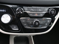 Used 2023  Chrysler Pacifica Touring L FWD at Landmark Auto Credit Center near springfield&comma; IL