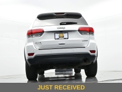 Used 2020  Jeep Grand Cherokee 4d SUV 4WD Laredo at Landmark Auto Credit Center near springfield&comma; IL