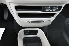 Used 2024  Chrysler Pacifica Touring L FWD at Landmark Auto Credit Center near springfield&comma; IL