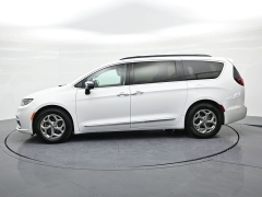 Used 2023  Chrysler Pacifica Limited FWD at Landmark Auto Credit Center near springfield&comma; IL