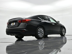 Used 2024  Nissan Altima 2&period;5 SV Sedan at Landmark Auto Credit Center near springfield&comma; IL