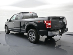 Used 2018  Ford F-150 4WD SuperCab Lariat at Landmark Auto Credit Center near springfield&comma; IL
