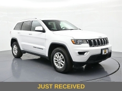 Used 2020  Jeep Grand Cherokee 4d SUV 4WD Laredo at Landmark Auto Credit Center near springfield&comma; IL
