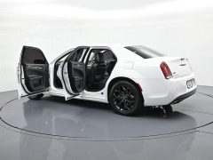 Used 2022  Chrysler 300 Touring L AWD at Landmark Auto Credit Center near springfield&comma; IL