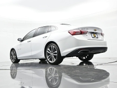 Used 2020  Chevrolet Malibu 4d Sedan Premier at Landmark Auto Credit Center near springfield&comma; IL