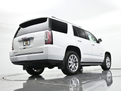 Used 2016  GMC Yukon 4d SUV 4WD Denali at Landmark Auto Credit Center near springfield&comma; IL