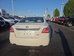 Used 2013  Nissan Altima 4d Sedan S 2&period;5L at Landmark Auto Credit Center near springfield&comma; IL