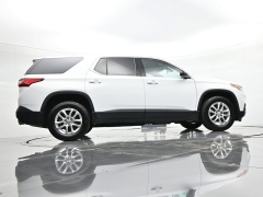 Used 2021  Chevrolet Traverse AWD 4dr LS w&sol;1FL at Landmark Auto Credit Center near springfield&comma; IL