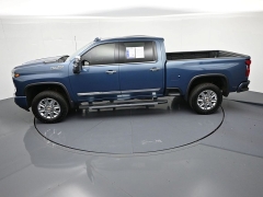 Used 2024  Chevrolet Silverado 3500HD 4WD Crew Cab 159" High Country Dsl at Landmark Auto Credit Center near springfield&comma; IL