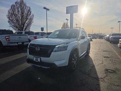 Used 2024 Nissan Pathfinder Platinum 4WD at Landmark Auto Credit Center near springfield, IL