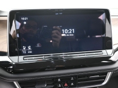 Used 2025  Volkswagen Atlas 2&period;0T SE w&sol;Technology FWD at Landmark Auto Credit Center near springfield&comma; IL