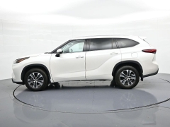 Used 2021  Toyota Highlander XLE AWD at Landmark Auto Credit Center near springfield&comma; IL