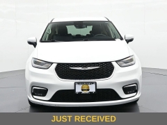 Used 2023  Chrysler Pacifica Touring L FWD at Landmark Auto Credit Center near springfield&comma; IL
