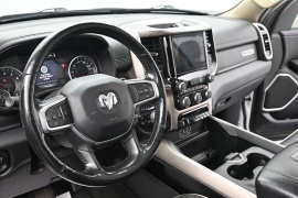 Used 2020  Ram 1500 4WD Crew Cab Laramie at Landmark Auto Credit Center near springfield&comma; IL