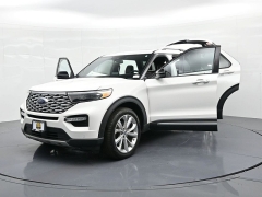 Used 2023  Ford Explorer Platinum 4WD at Landmark Auto Credit Center near springfield&comma; IL