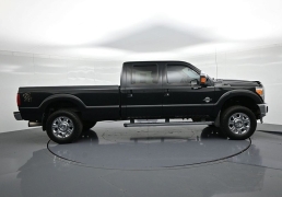 Used 2014  Ford Super Duty F-250 4WD Crew Cab Lariat at Landmark Auto Credit Center near springfield&comma; IL