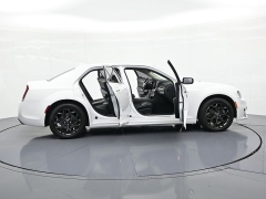 Used 2022  Chrysler 300 Touring L AWD at Landmark Auto Credit Center near springfield&comma; IL