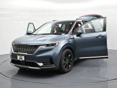 Used 2023  Kia Carnival SX Prestige FWD at Landmark Auto Credit Center near springfield&comma; IL