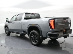 Used 2024  GMC Sierra 2500HD 4WD Crew Cab 159" AT4 at Landmark Auto Credit Center near springfield&comma; IL