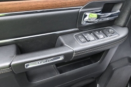 Used 2015  Ram 1500 4WD Crew Cab Laramie at Landmark Auto Credit Center near springfield&comma; IL