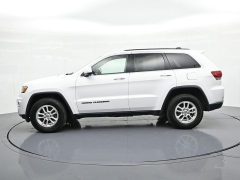 Used 2020  Jeep Grand Cherokee Laredo 4x4 at Landmark Auto Credit Center near springfield&comma; IL